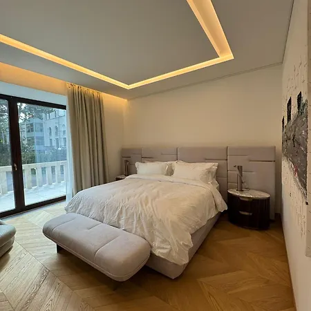De Lux Kiseleff 45 *